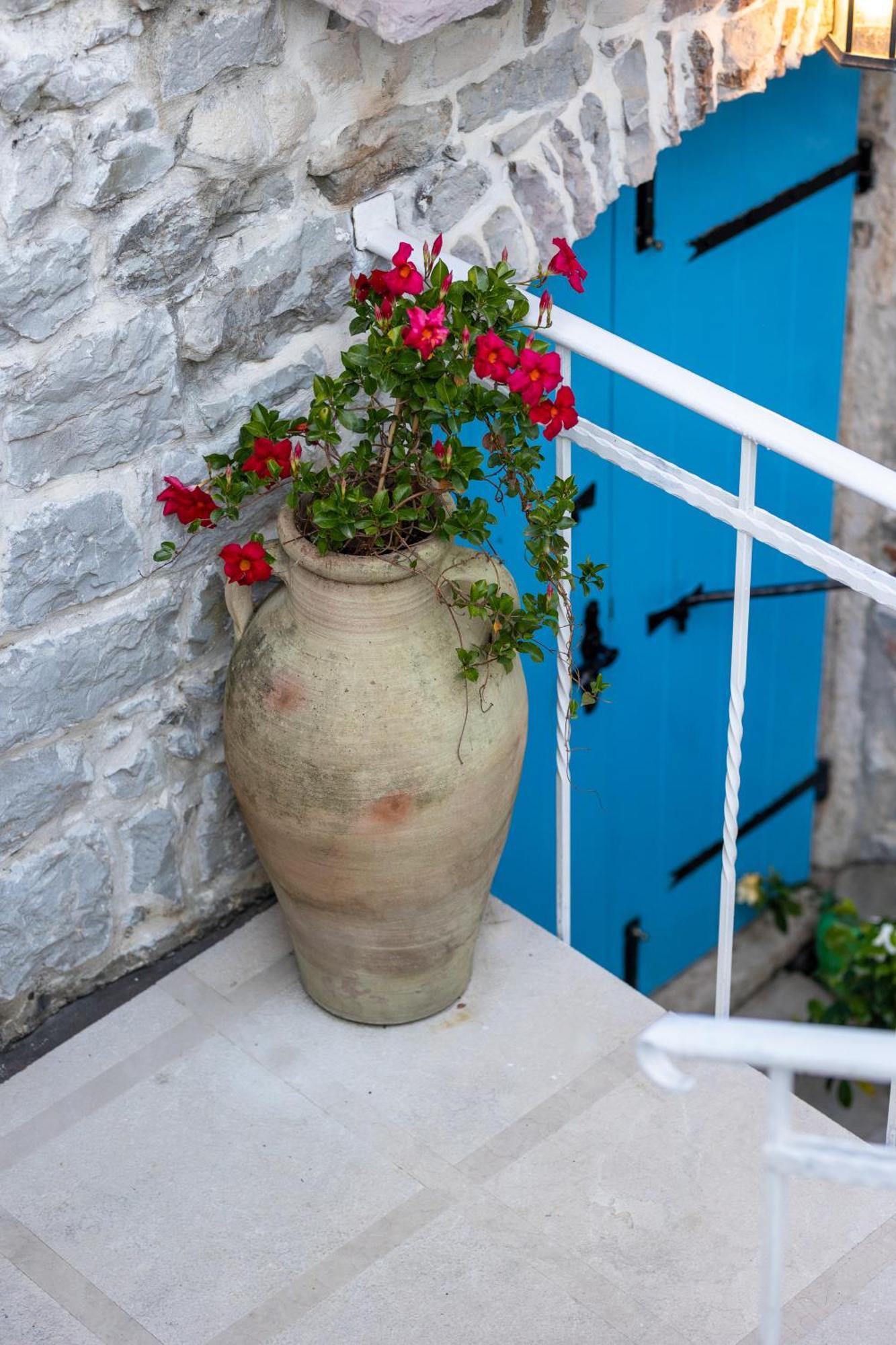 Boutique Hotel Capitano Herceg Novi Exterior foto